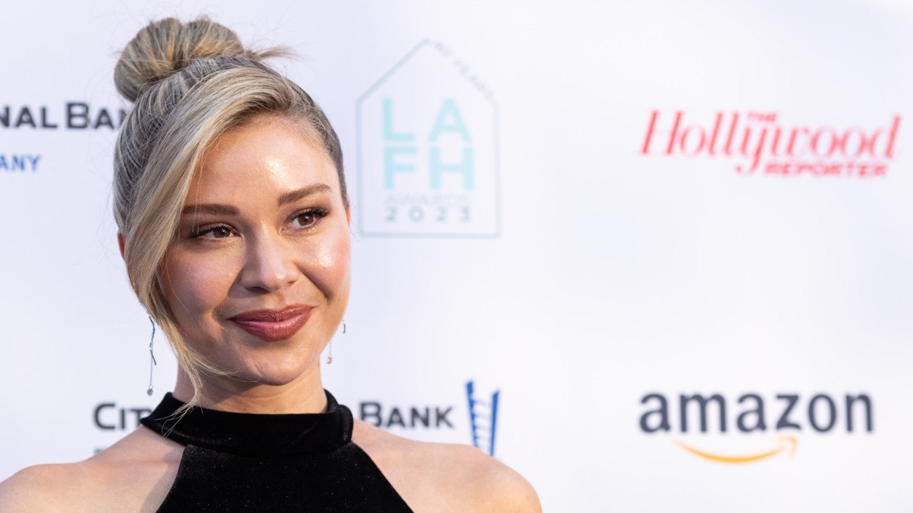 Former Bachelorette Gabby Windey Reveals She's Dating a Woman: 'Told You I'm a Girls Girl!'