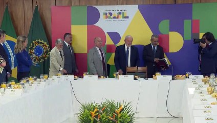 Lula asegura que "el mundo debe ayudar" a Brasil a preservar la Amazonía