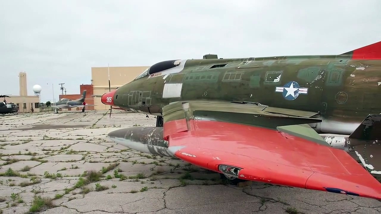 QF-100D Super Sabre - supersonic jet fighter - HD