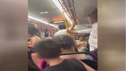 Metroda karşılaştığı kocasını başka bir kadınla gören eş sinir krizi geçirdi: Beni bunun için mi öldüreceksin?