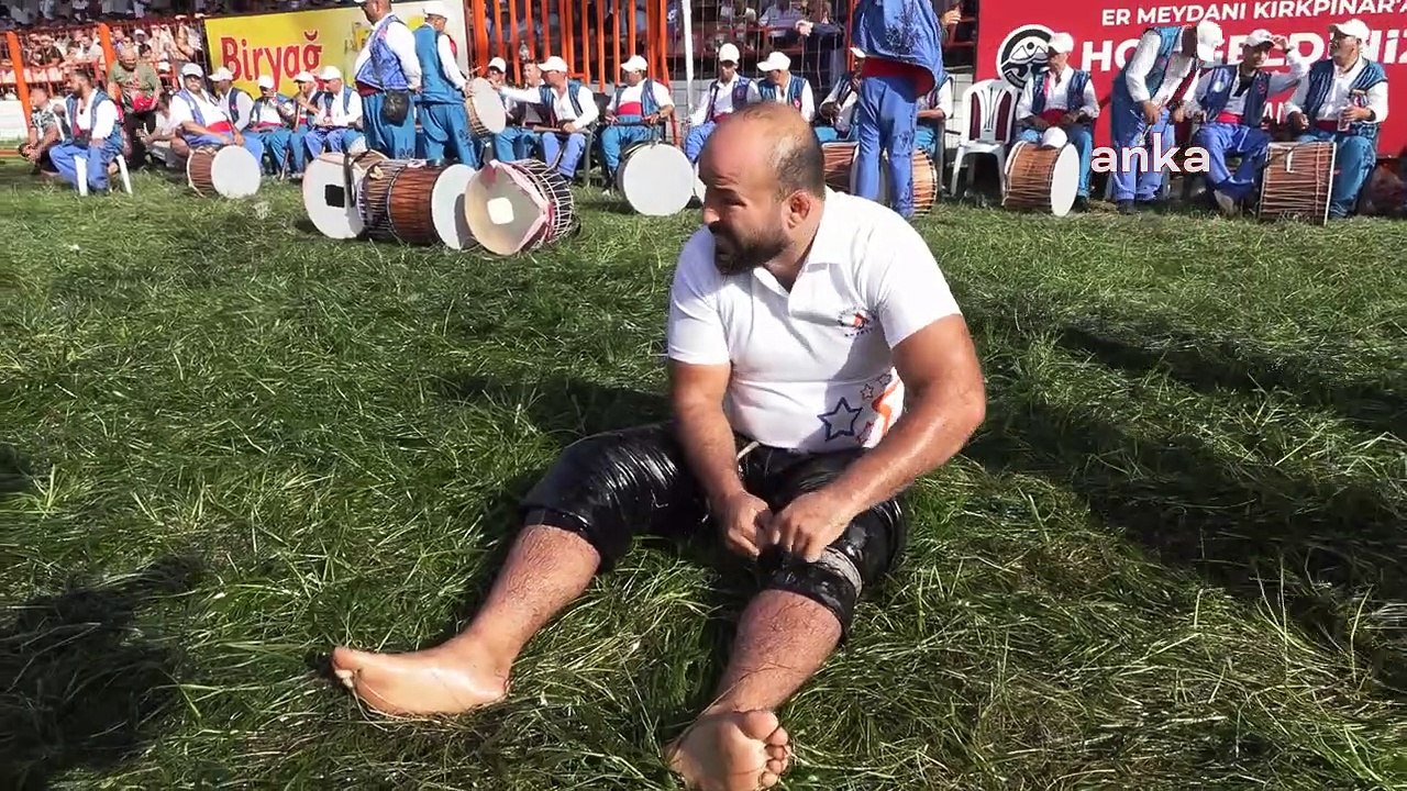 Muratpaşa Belediye Başkanı Ümit Uysal, Yağlı Güreş Ligi lideri Orhan Okulu ve Enes Doğan ile bir araya geldi