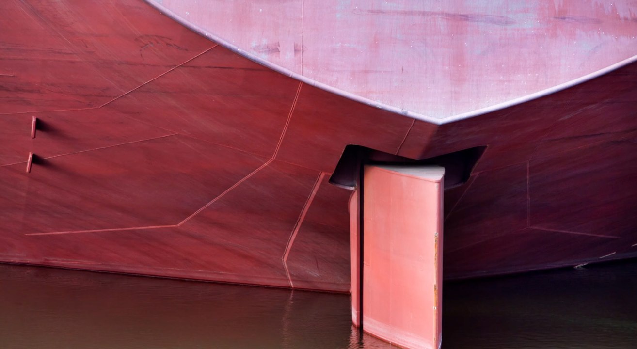 Männer binden sich 5.600 Kilometer an Fracht-Ruder fest