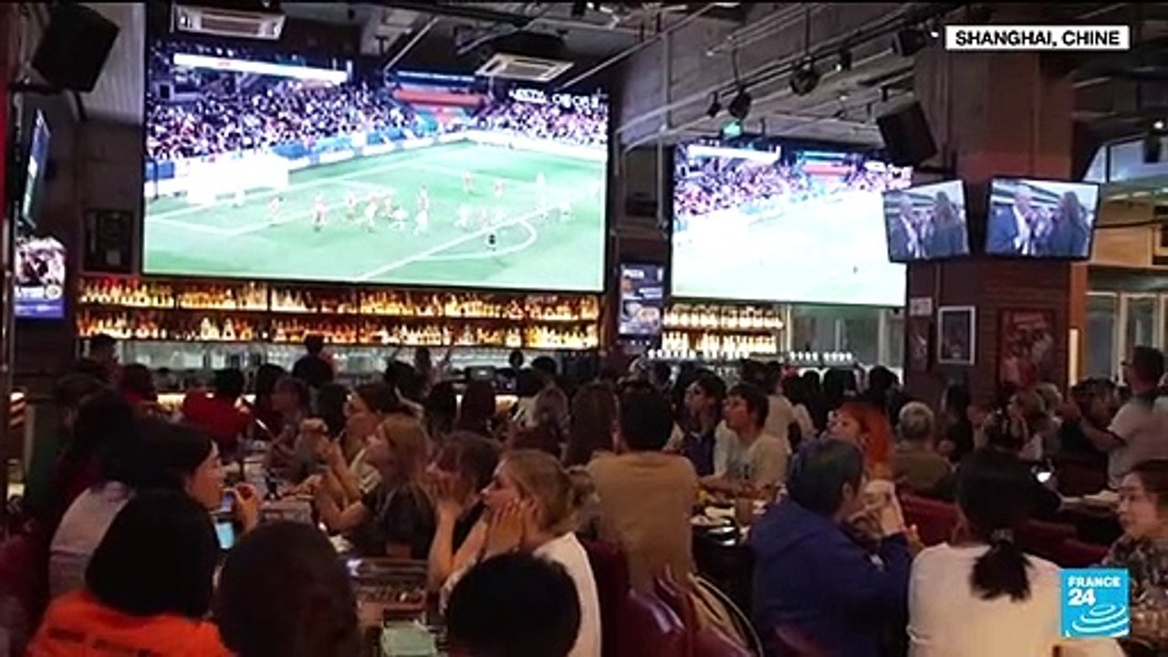 Chine : la déception des supporters des "Roses d'acier" après l'élimination en Coupe du monde de football