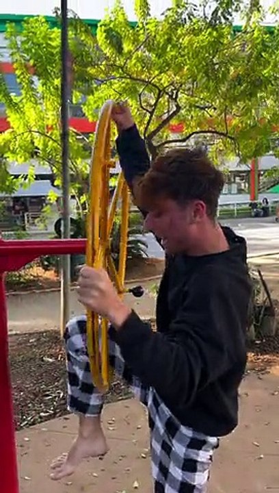 Spinning in Circles Draws a Barking Audience