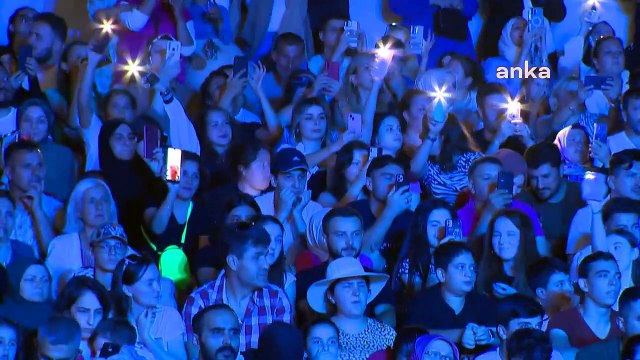 Ekin Uzunlar s'est produit au festival culturel et artistique de Büyükçekmece