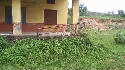 VIDEO: यहां बच्चे छुट्टियां बिताने नहीं, पढ़ाई के लिए जाते है रिश्तेदारों के गांव