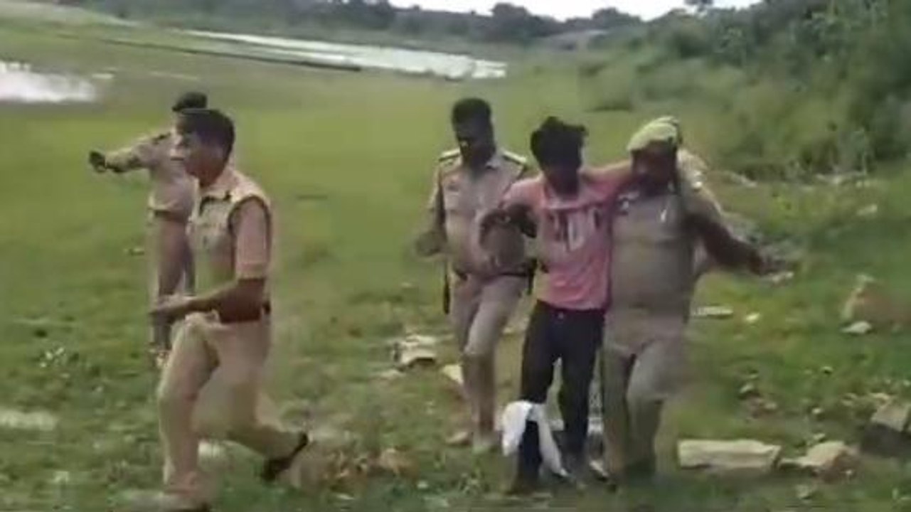 गोरखपुर: पुलिस मुठभेड़ में पकड़ा गया गैंगरेप का म...