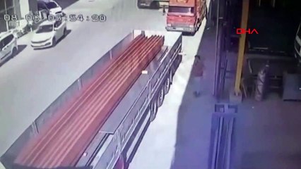 Le conducteur de la voiture qui a heurté le camion stationné à Yenimahalle a été blessé