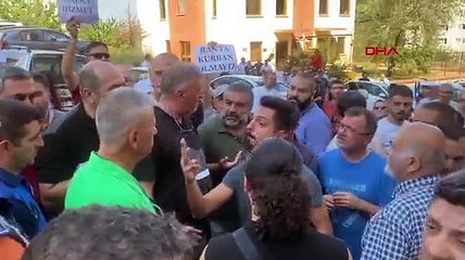 'Depreme dayanıksız' sitenin sakinlerinden protesto