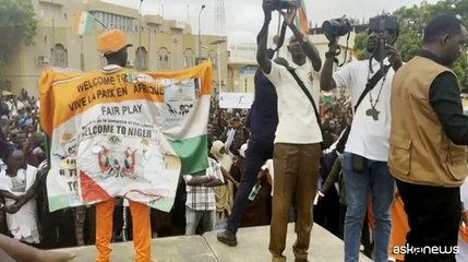 In Niger manifestanti pro-golpe, tra bandiere russe e "Addio Francia"
