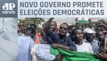 Centenas de pessoas expressam apoio a golpe de Estado na capital do Níger