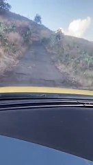 Asfaltado deteriorado en la calle Joaquín Turina en La Laguna