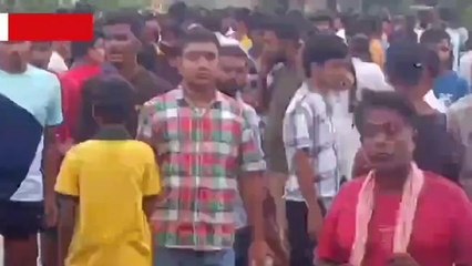 गया: ट्रक की चपेट में आने से बेटे की मौत, पिता गंभीर रूप से घायल, आक्रोशित लोगों ने किया सड़क जाम