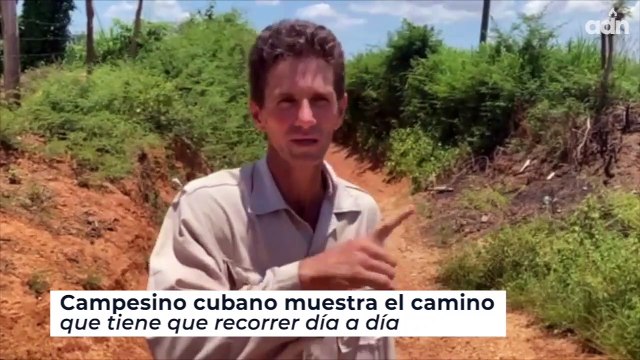 Campesino cubano muestra el camino que tiene que recorrer día a día.