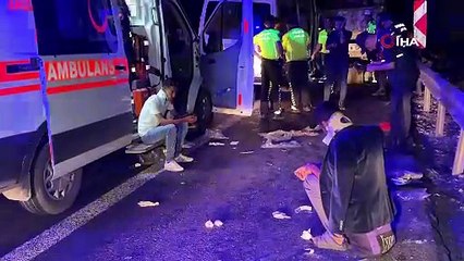 Tomruk yüklü tıra minibüs çarptı: 1 ölü, 20 yaralı
