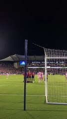 Lionel Messi plante un nouveau coup-franc pleine lucarne !