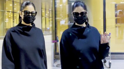 Download Video: Katrina Kaif Ditches Glamour, Opts For All-Black Casual Look