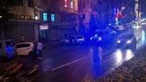 Beyoğlu'nda yol kenarında duran şahıslara kurşun yağdırdılar! 1 kişi öldü, 1 kişi yaralandı