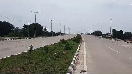 झांसी खजुराहो फोरलेन पर लगाया गया चेतावनी बोर्ड