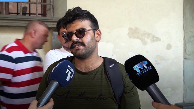 Prato, operaio aggredito sotto casa