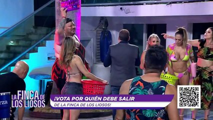 Jerry Garza se ahoga en pleno programa