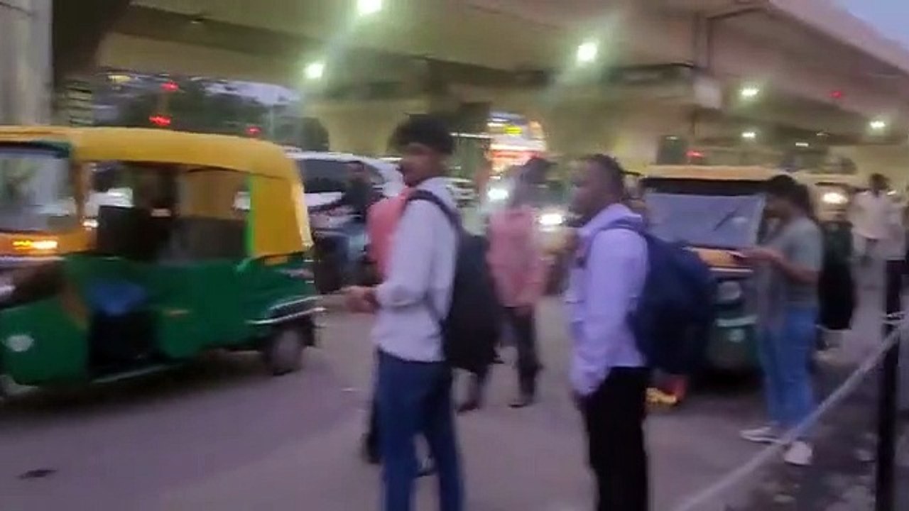 Ahmedabad Video: ट्रैफिक समस्या हल करने को अहमद...
