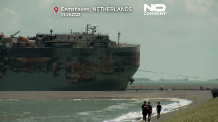 Llega el carguero incendiado al puerto de Eemshaven en Países Bajos