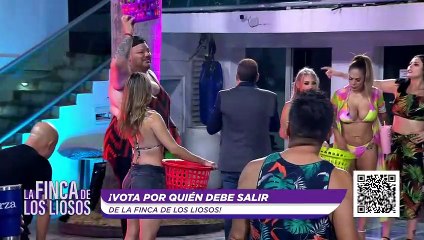 Jerry Garza se ahoga en pleno programa