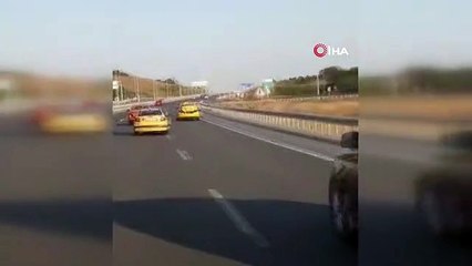 TEM'de ticari taksinin bagajında ilginç yolculuk kamerada