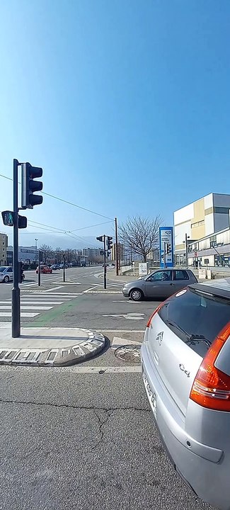 Tour De Ville Grenoblois - Bus 16 Direction Montfleury #France #Grenoble #Bus #Tag #2023 #Citytour (55)