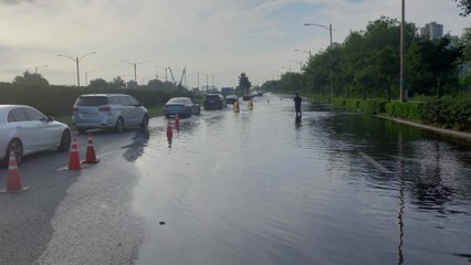 인천 남동구 도로 침수..."대조기로 바닷물 역류" / YTN