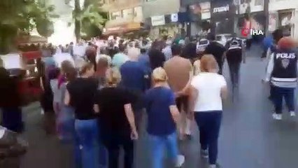 Les commerçants qui ont décidé de faire grève à Torbalı ont fermé leurs étals