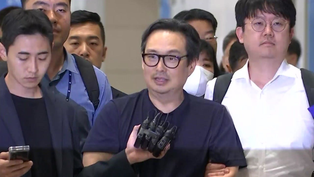 유병언 차남 유혁기 9년 만에 송환·체포..."도망다닌 적 없어" / YTN
