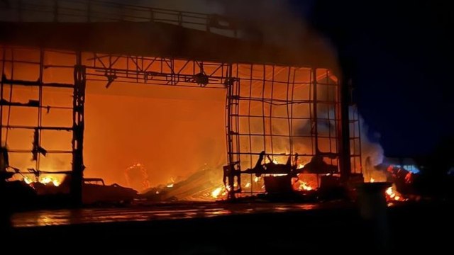Söndü sanılan fabrika yangını yeniden başladı