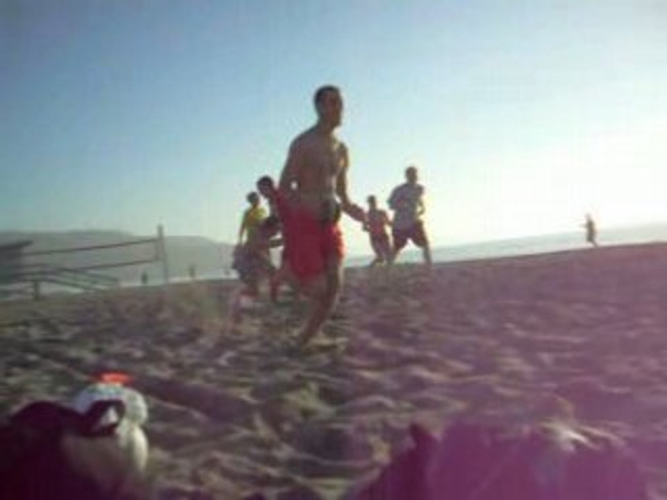 Foot Us sur la plage