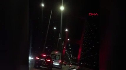 15 Temmuz Şehitler Köprüsü'nde inanılmaz kavga! Camdan sarkarak vurmaya çalıştı