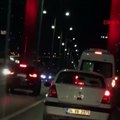 Trafikte camdan sarkıp tartıştığı sürücüye saldırdı