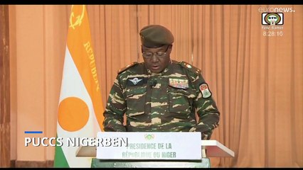 Diplomatákat rendel haza, szerződéseket mond fel a puccsista nigeri vezetés