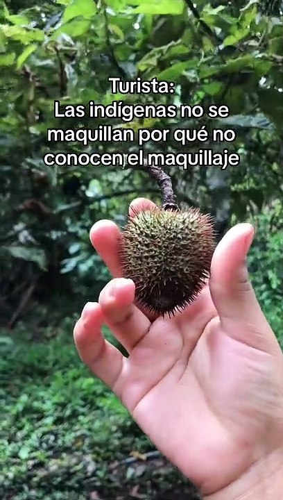 "Consejo ancestral": Joven revela cómo usa maquillaje natural y cuida su piel