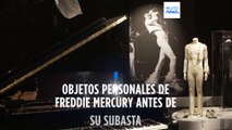 Objetos personales de Freddie Mercury expuestos en Londres antes de su subasta