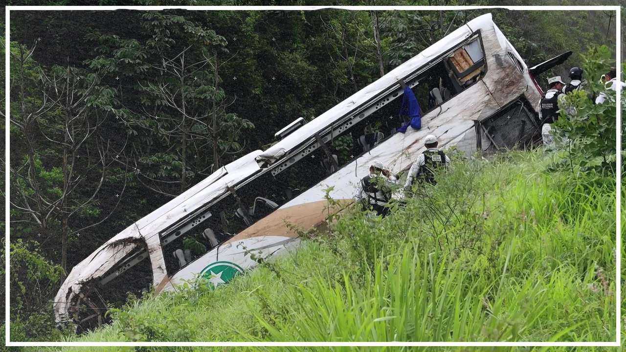Bus stürzt in Schlucht in Mexiko - 18 Tote