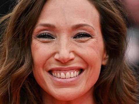 Laura Smet sublime : l'actrice partage une photo dans une audacieuse position et enflamme la Toile !