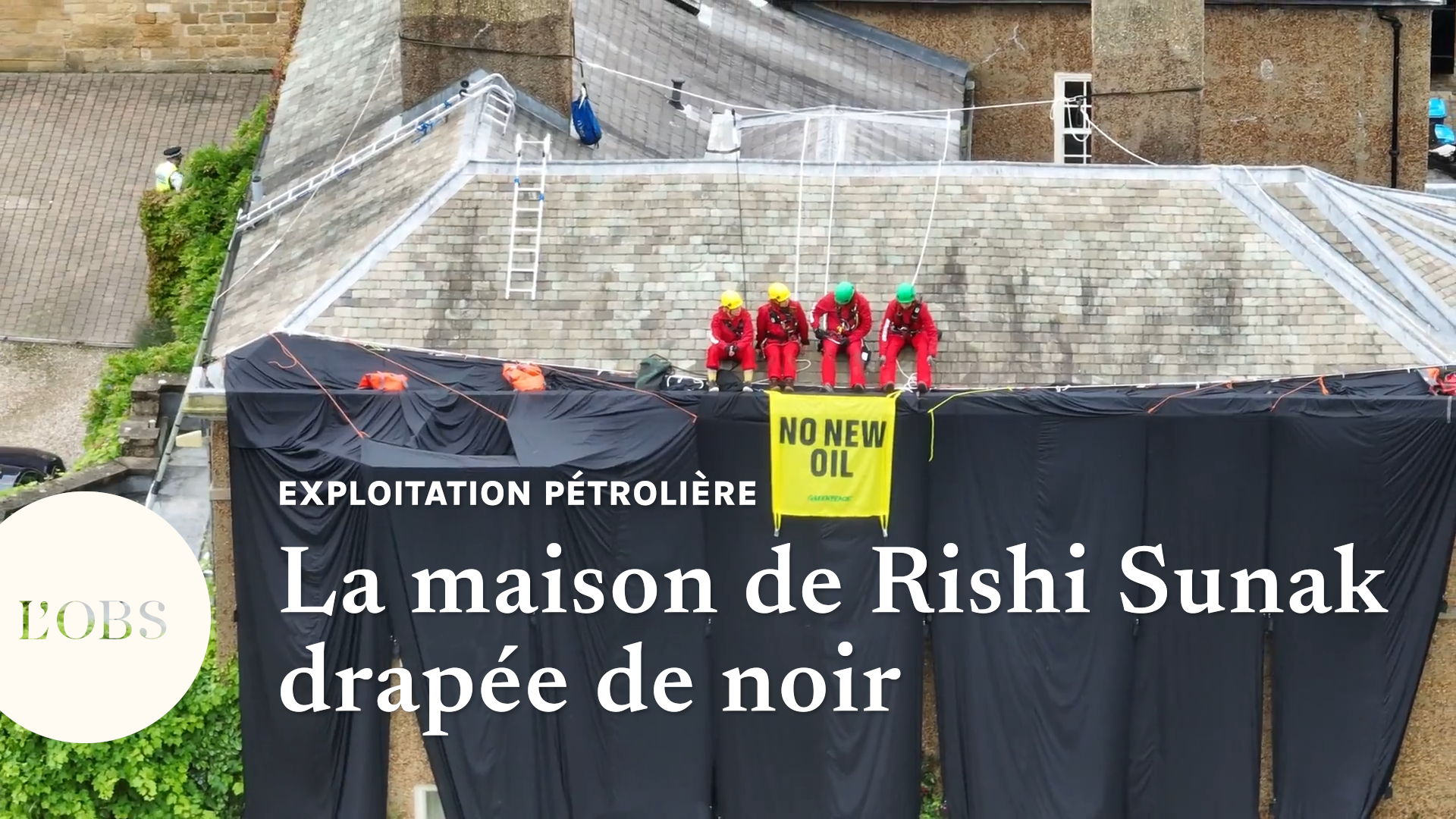 Des militants écolos voilent de draps noirs une maison de Rishi Sunak pour protester contre l'exploitation pétrolière
