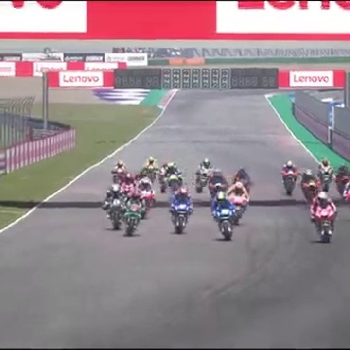Aksi Valentino Rossi dalam sebuah game