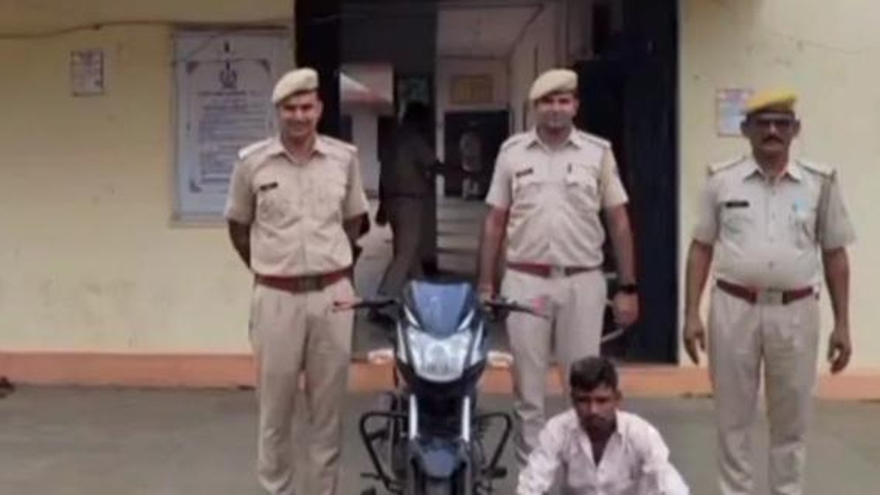 प्रतापगढ़: शातिर बाइक चोर चढ़ा पुलिस के हत्थे, पूछताछ में कई वारदातें खुलने की संभावना