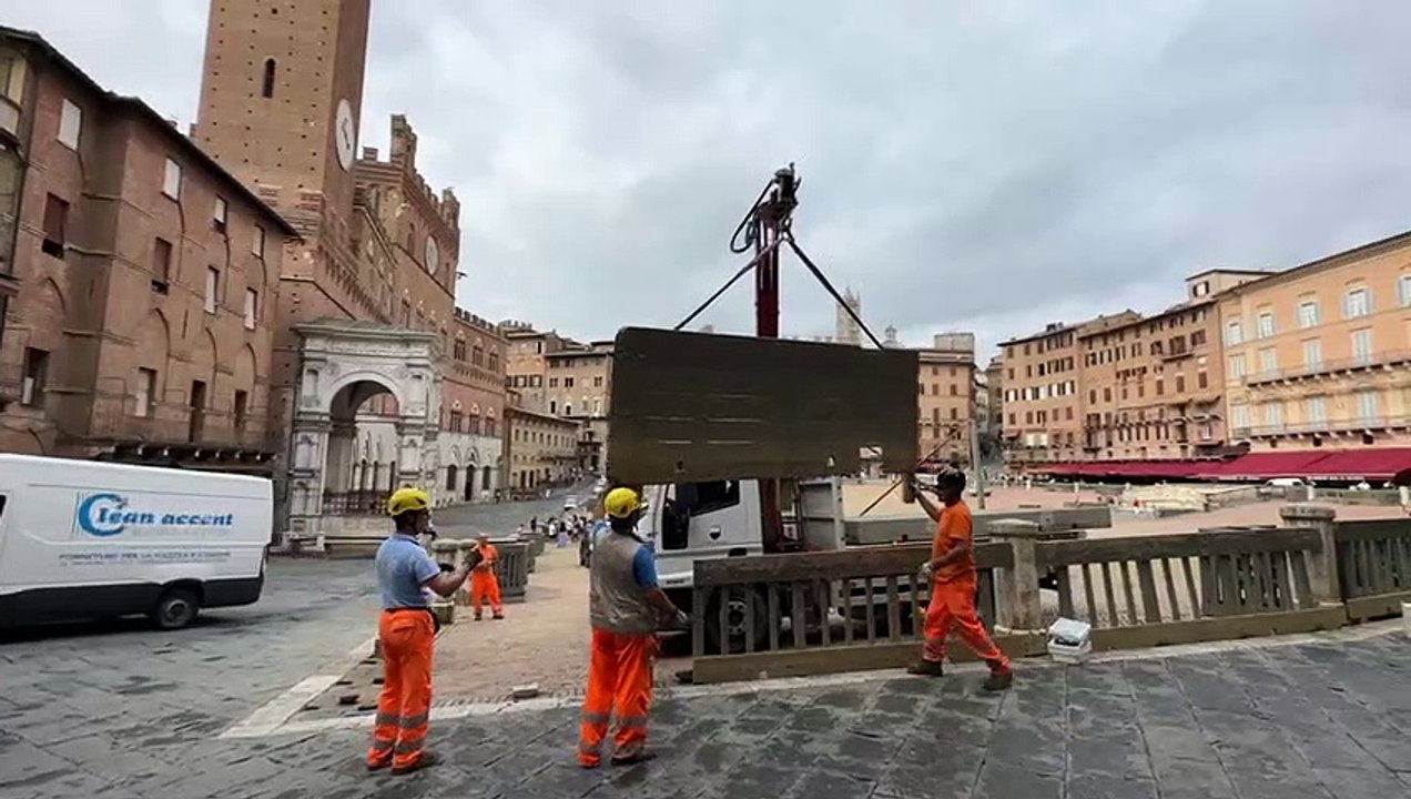 Verso il Palio, iniziano le grandi manovre in Piazza del Campo (Video Dipietro)