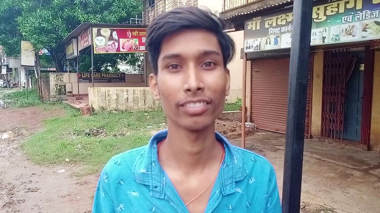 खमतराई में सड़क बन गई डबरी, स्ट्रीट लाइट, नाली, सफाई से जूझ रहे लोग