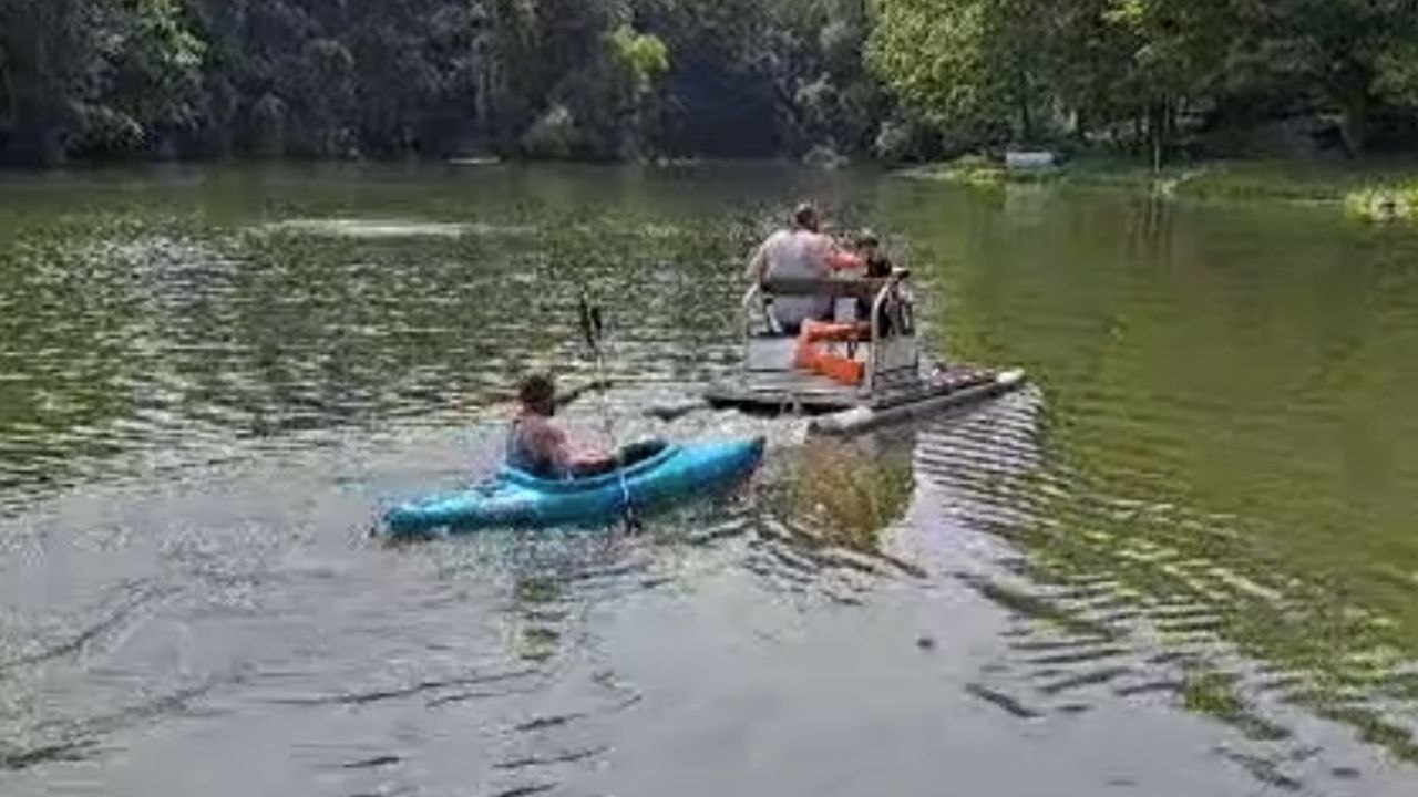 Mom & son's rowboat adventure goes wet & wild after they mercilessly fail the weight limit