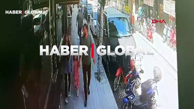 Yolda yürürken dehşeti yaşadılar! Baba ile kızının kaldırımda yürürken başlarına beton parçası düştü