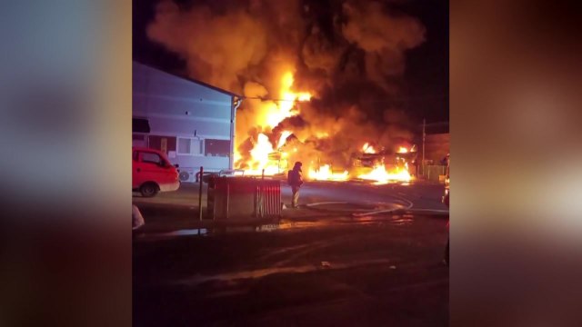 경기 남양주 식용유 창고에서 불...인명피해 없어 / YTN